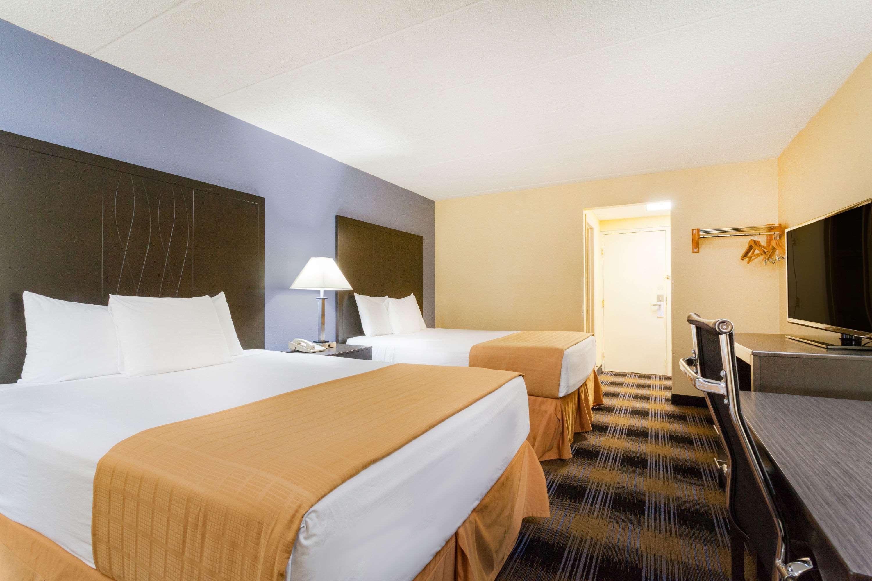 Days By Wyndham Barre Hotel 2*
